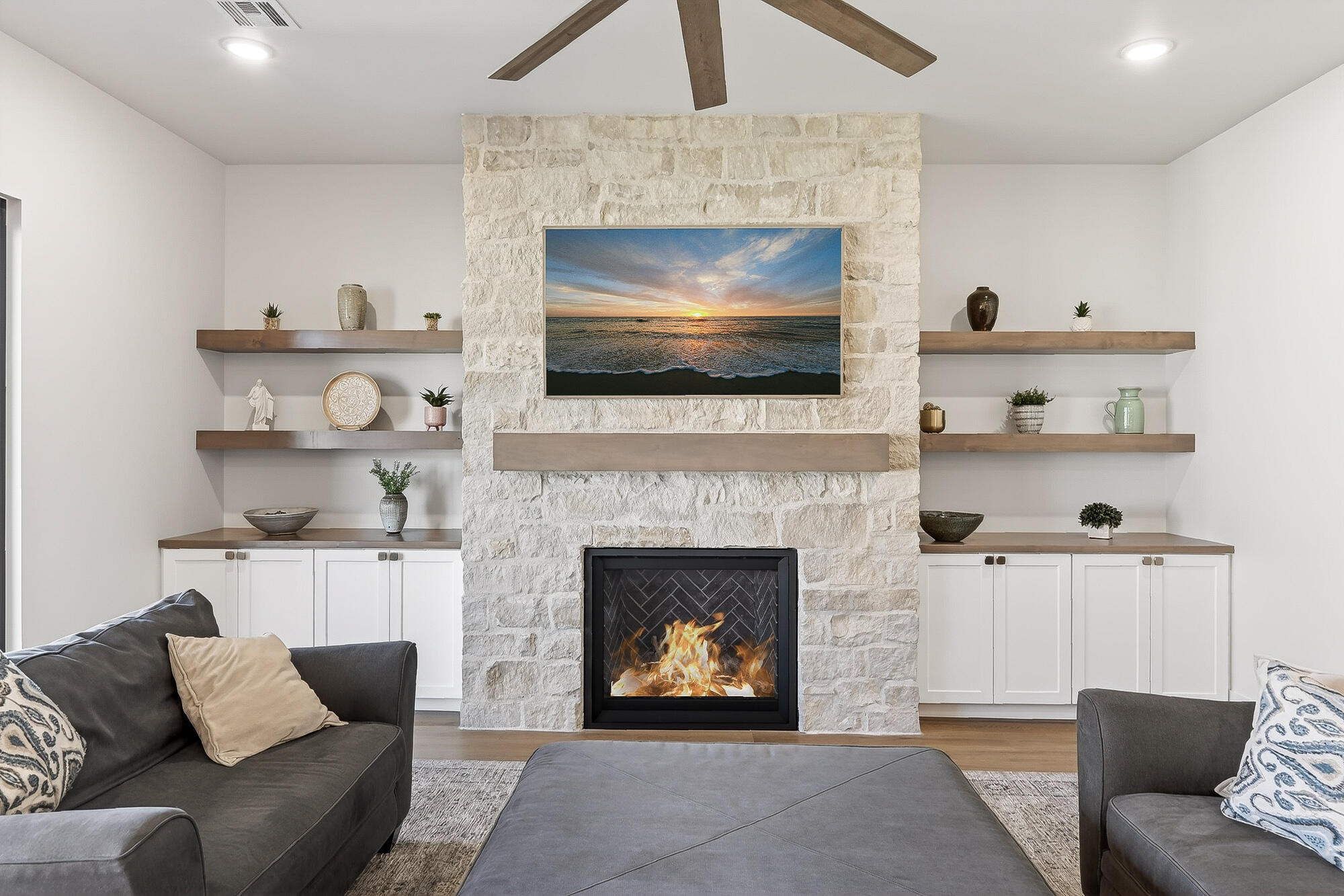 SADDLE BACK RIDGE - Residential