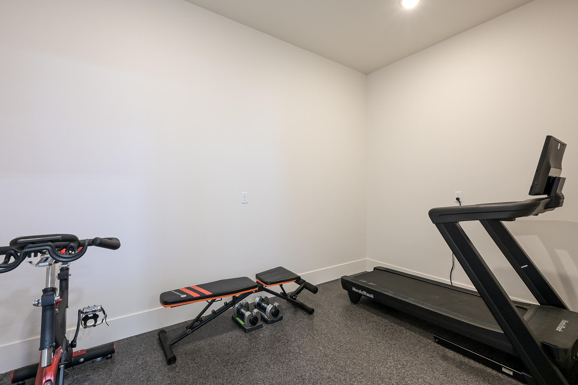 SADDLE BACK RIDGE - Residential