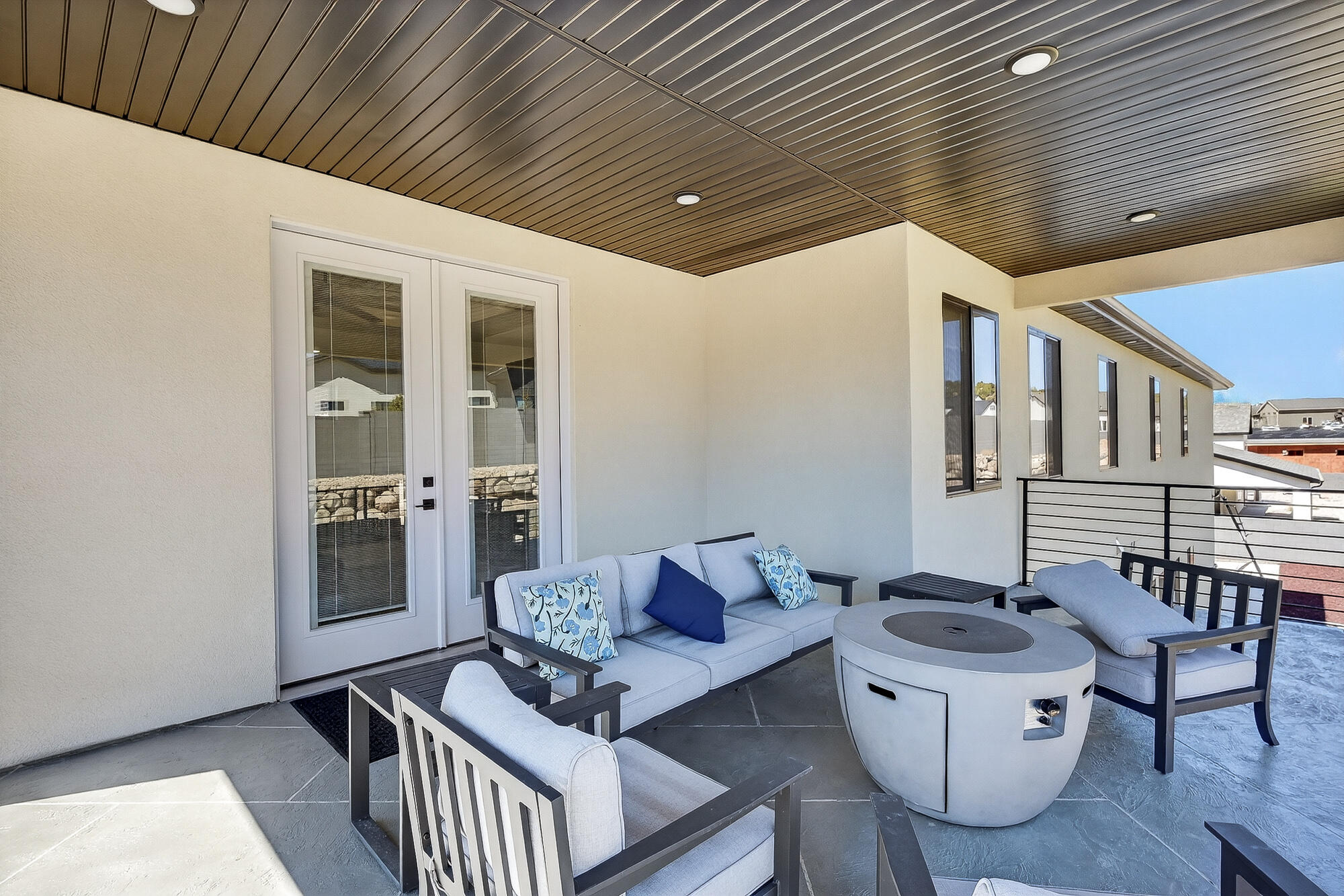 SADDLE BACK RIDGE - Residential