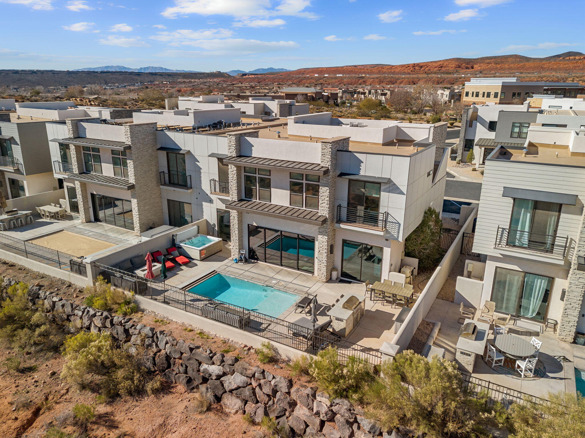 10 DIAGONAL CONDOS - Residential