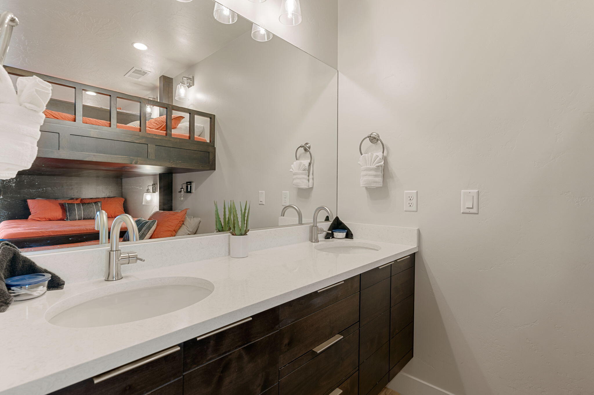 10 DIAGONAL CONDOS - Residential