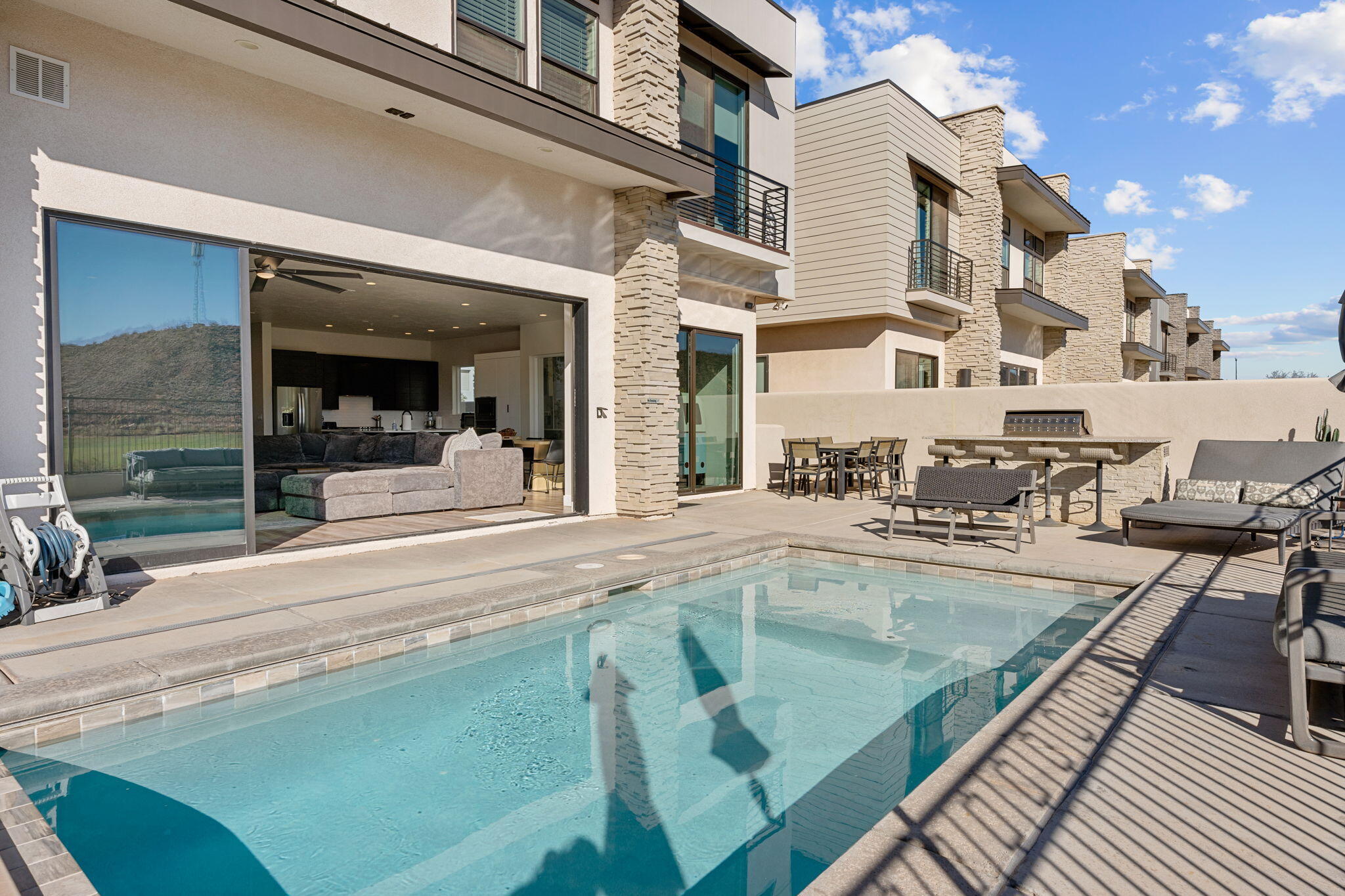 10 DIAGONAL CONDOS - Residential