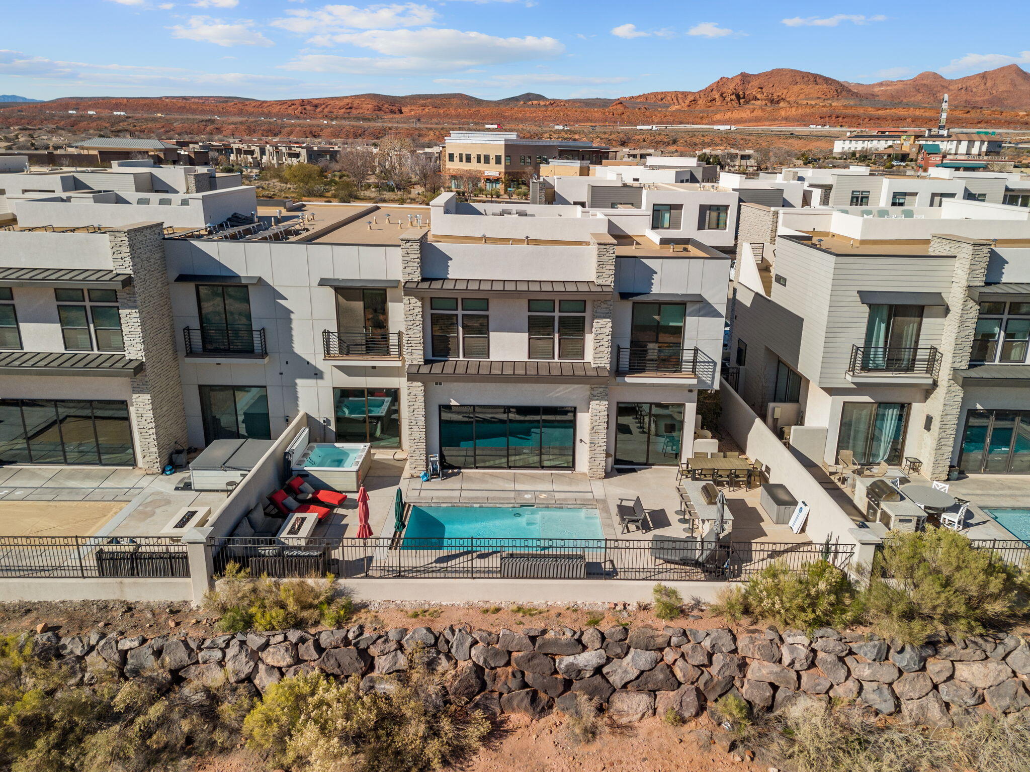 10 DIAGONAL CONDOS - Residential