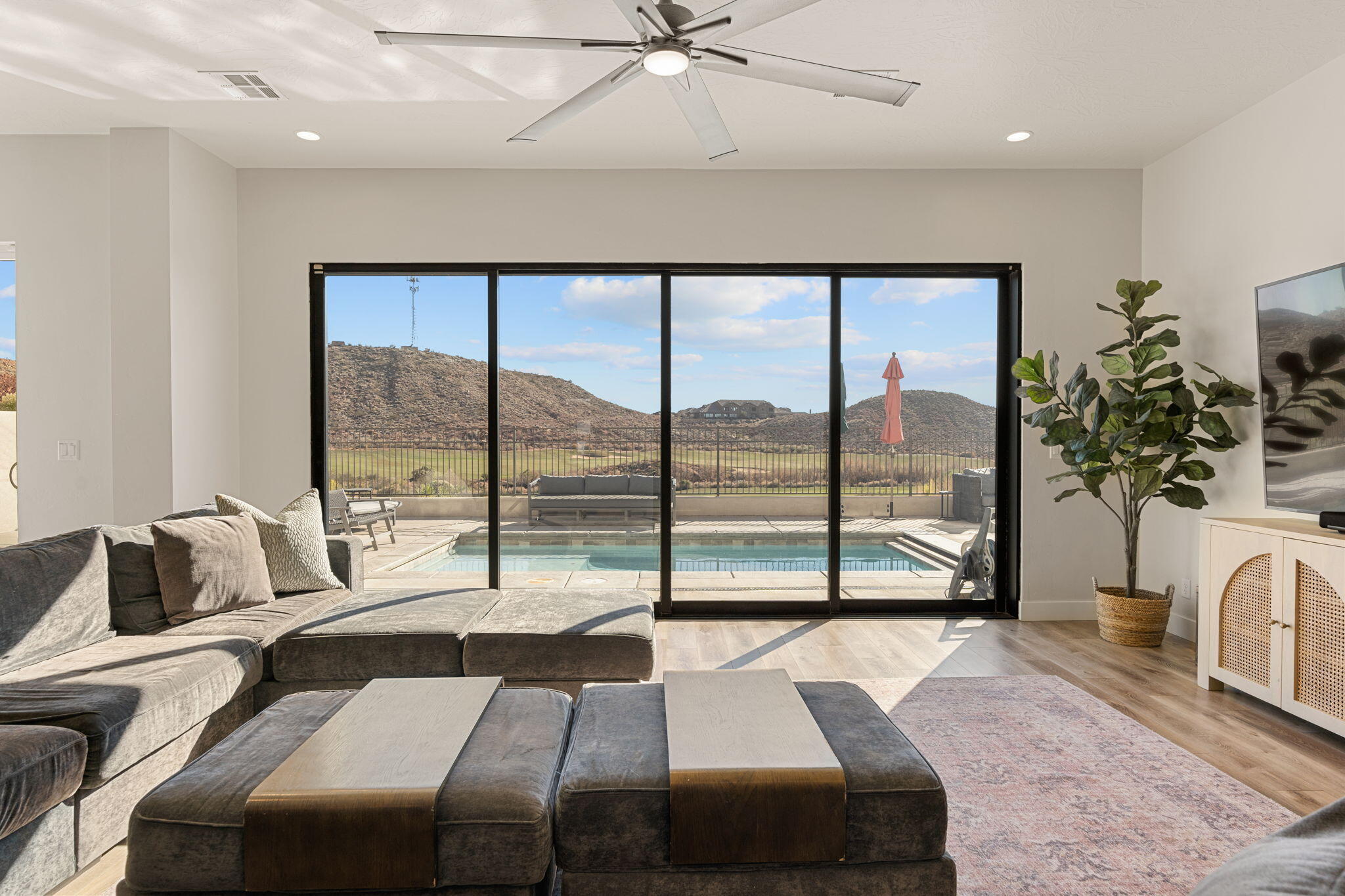 10 DIAGONAL CONDOS - Residential