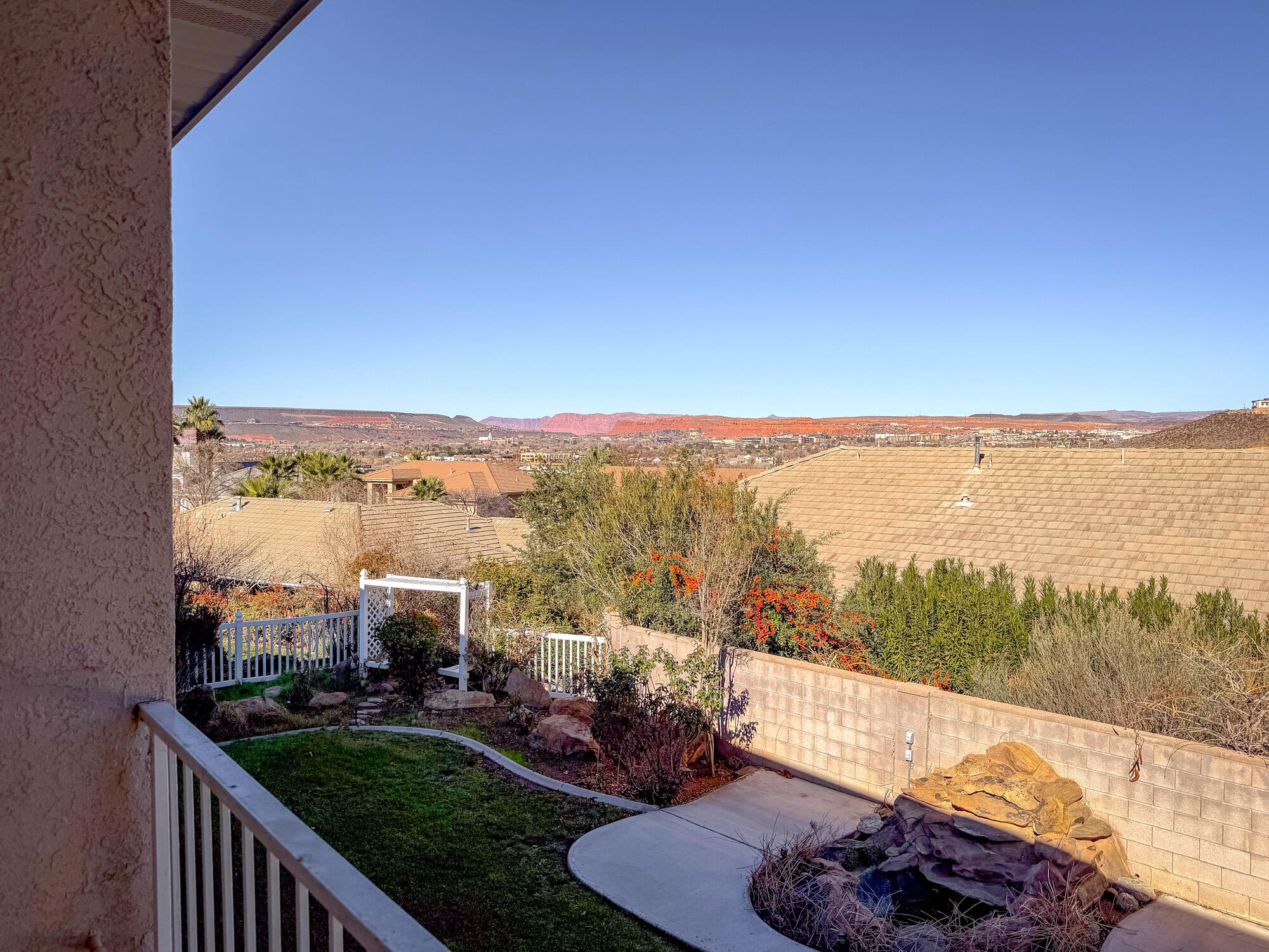 BOULDERS - Residential