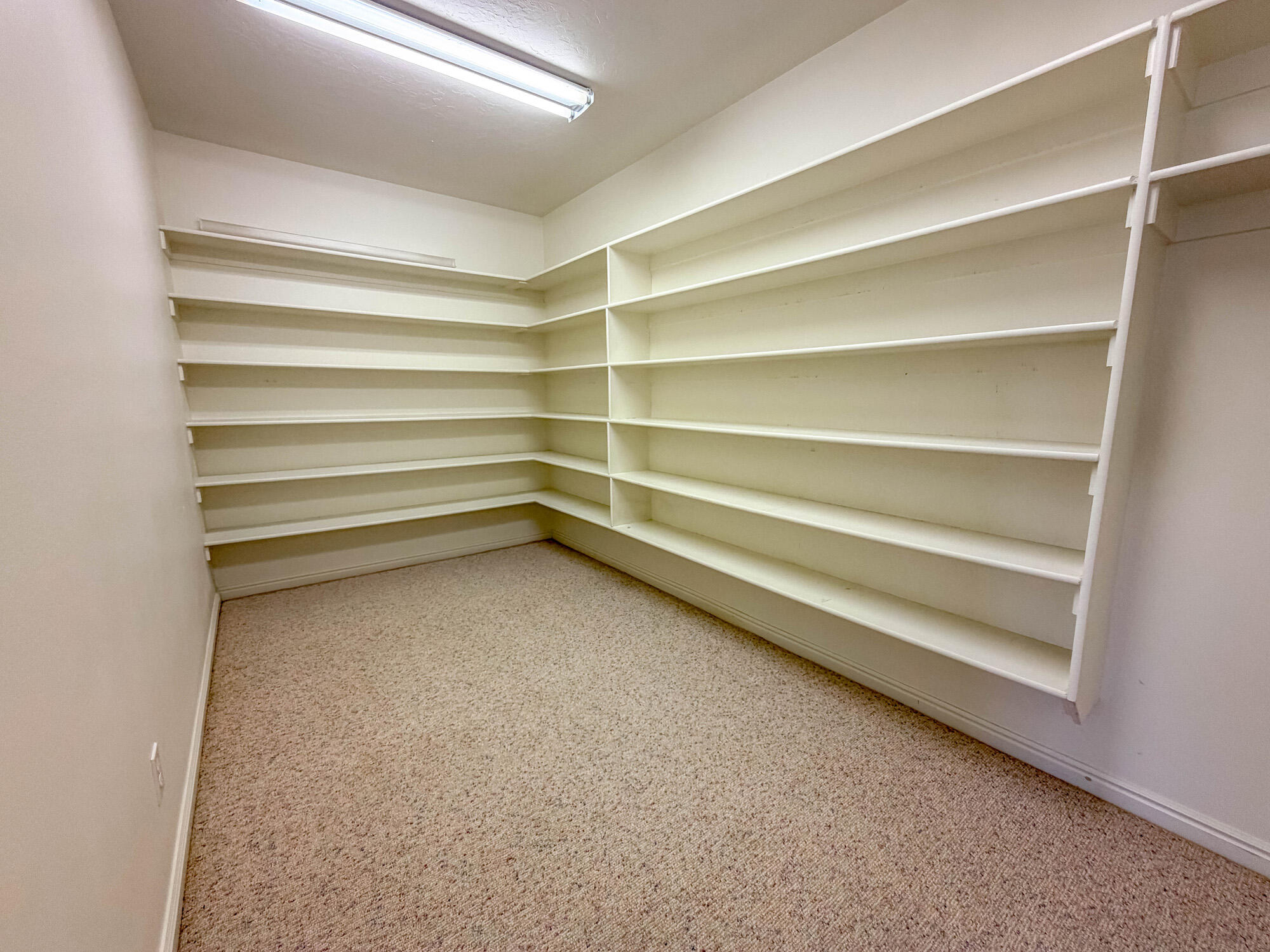 BOULDERS - Residential