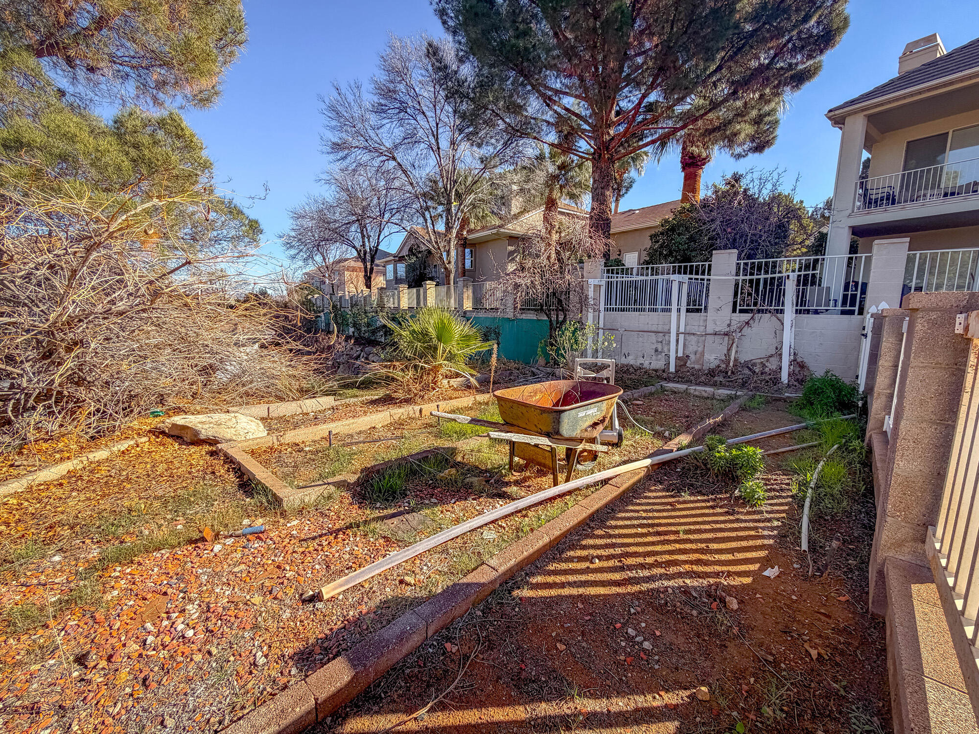 BOULDERS - Residential