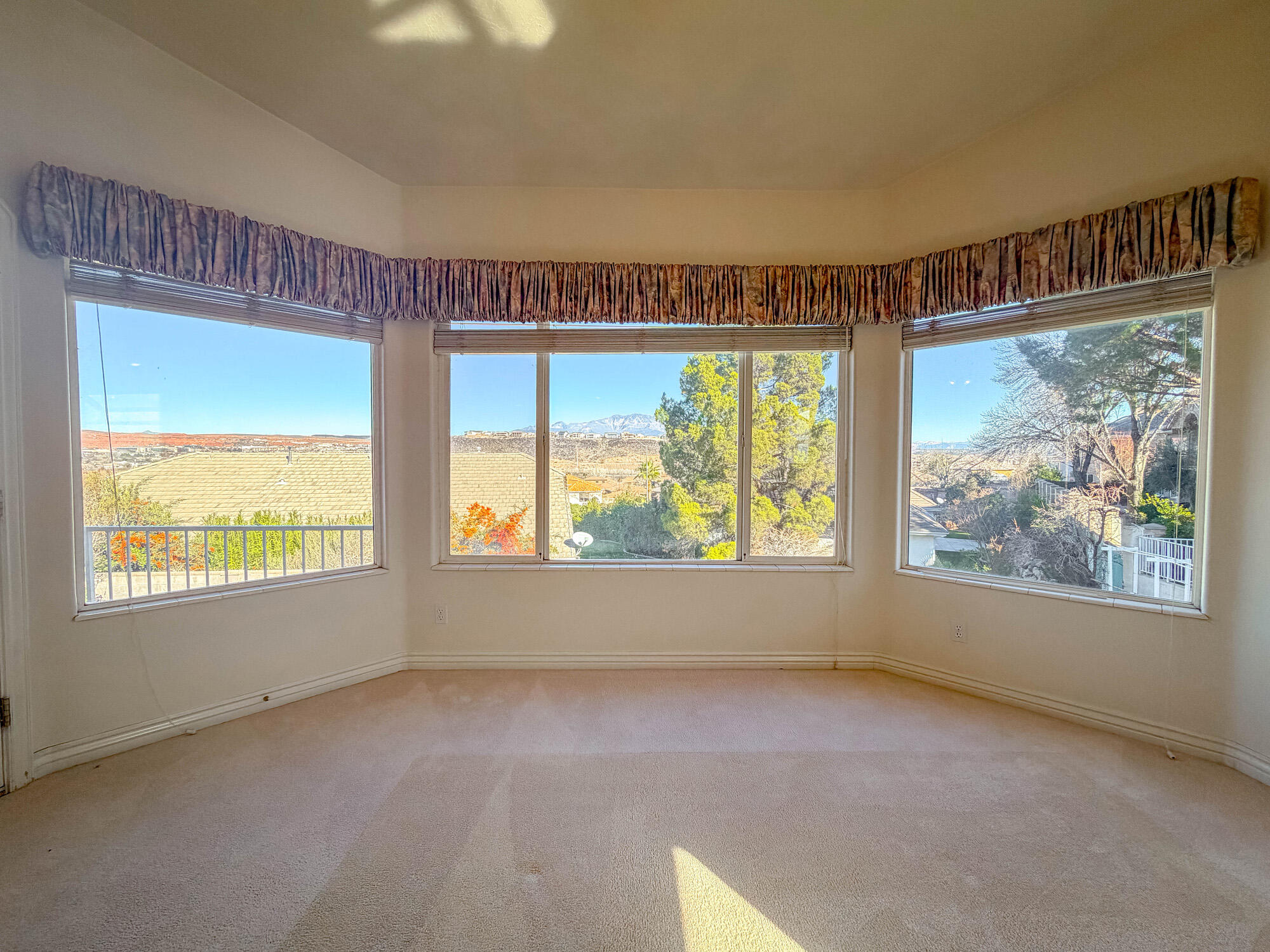 BOULDERS - Residential