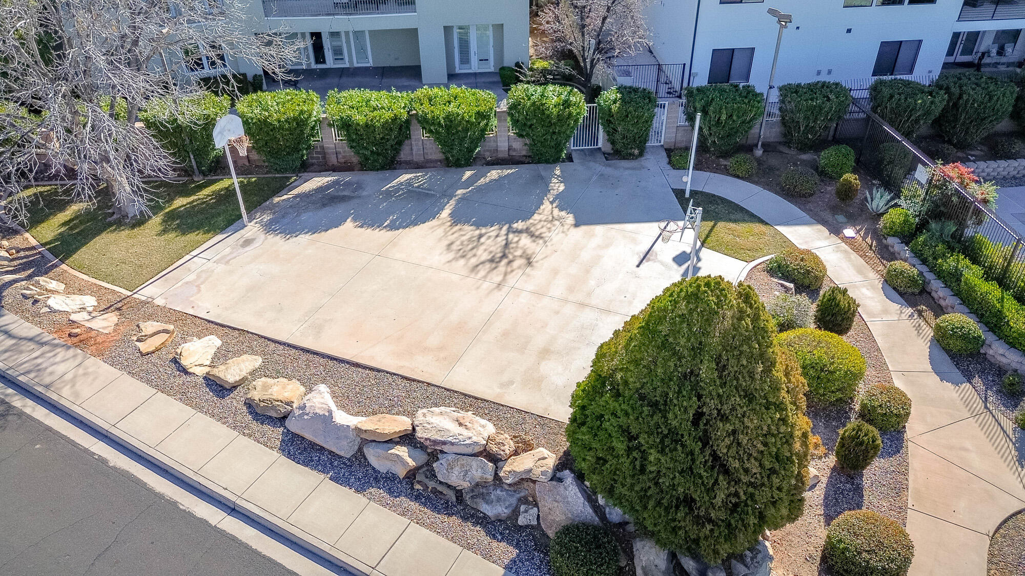 BOULDERS - Residential