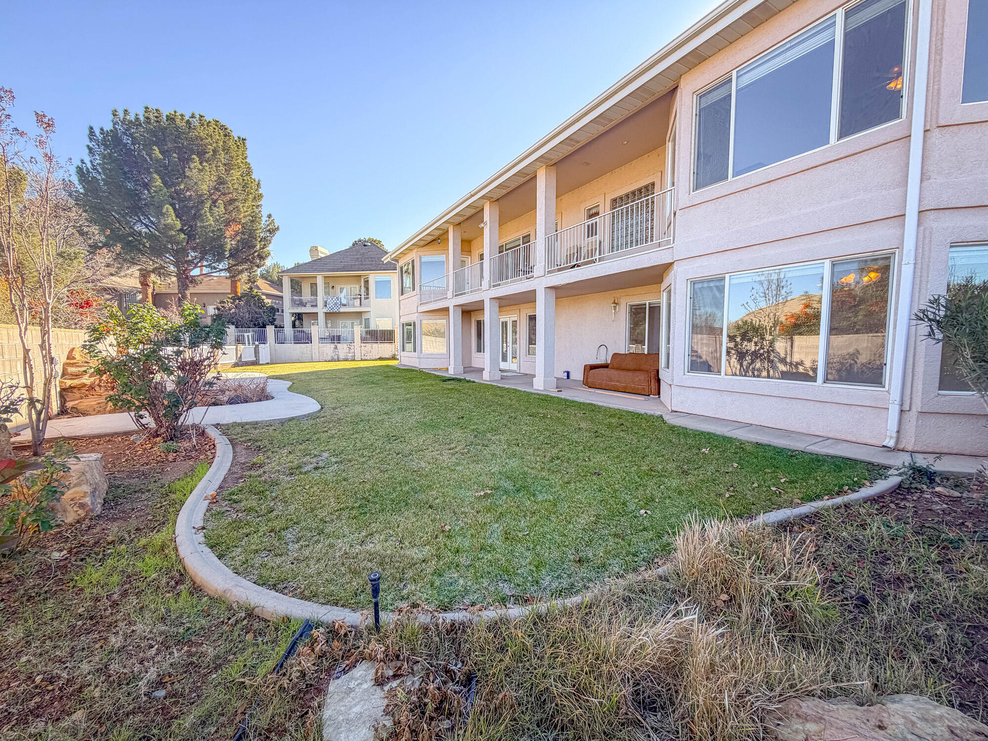 BOULDERS - Residential