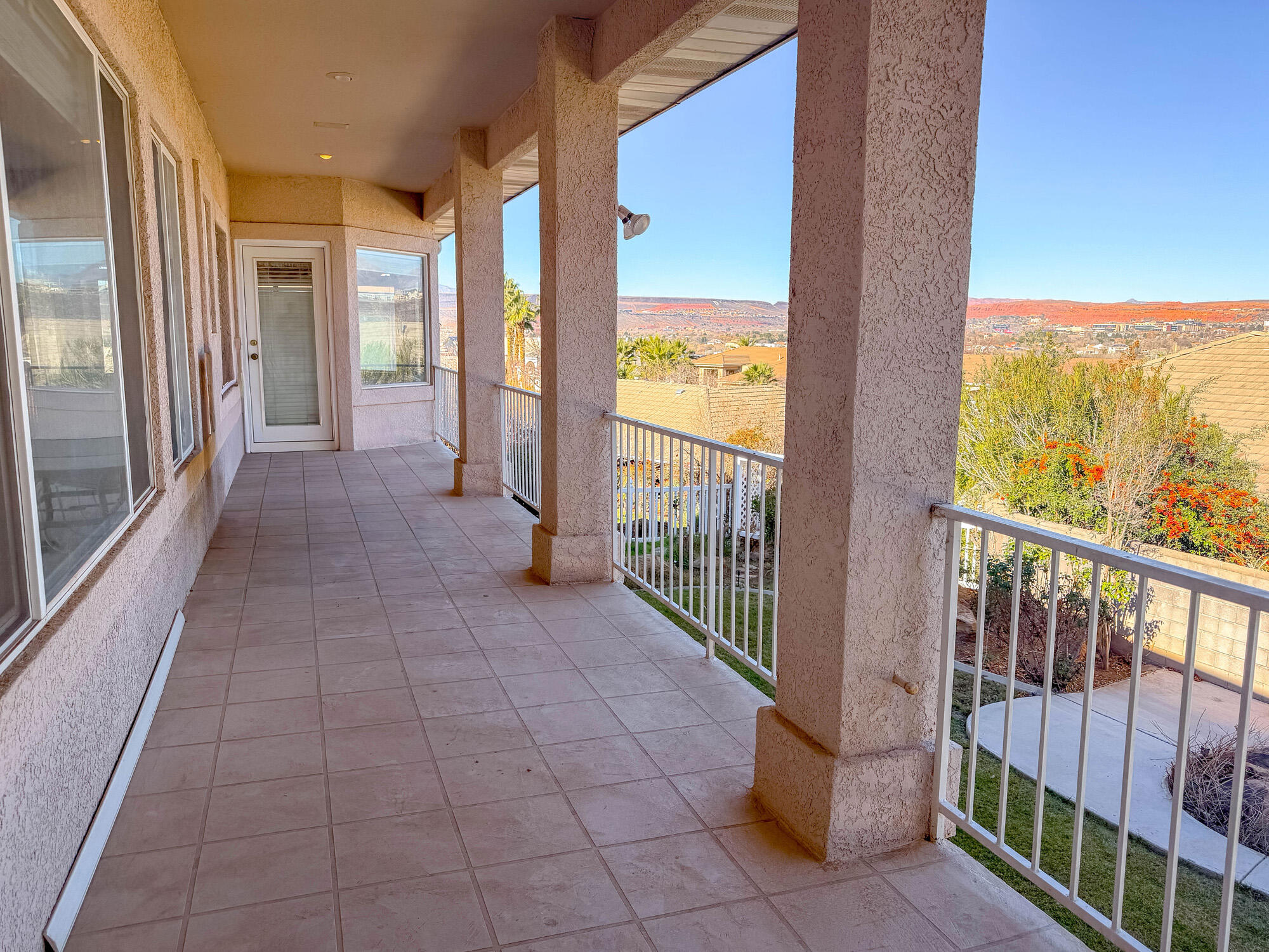 BOULDERS - Residential