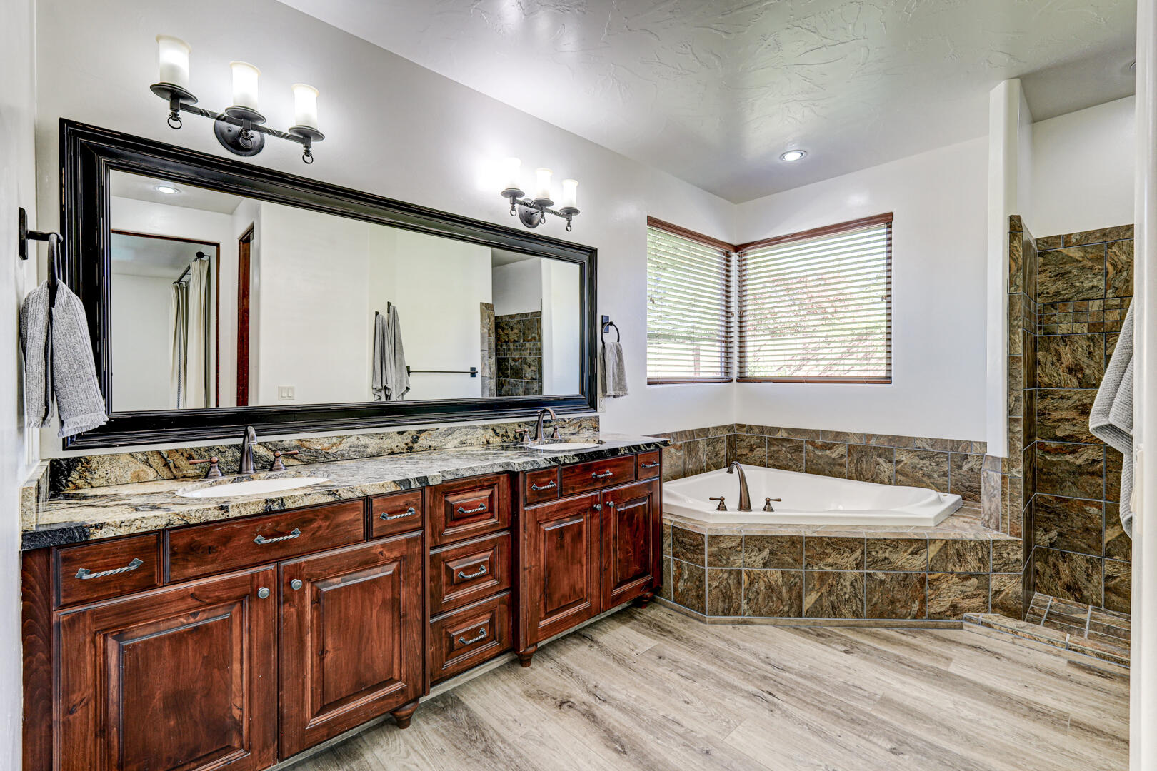 QUAIL COVE - Residential