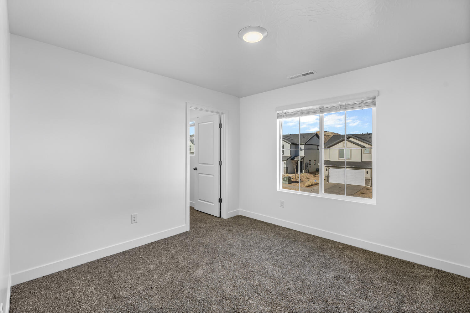 STANDING ROCK WEST AT LONG VALLEY - Residential