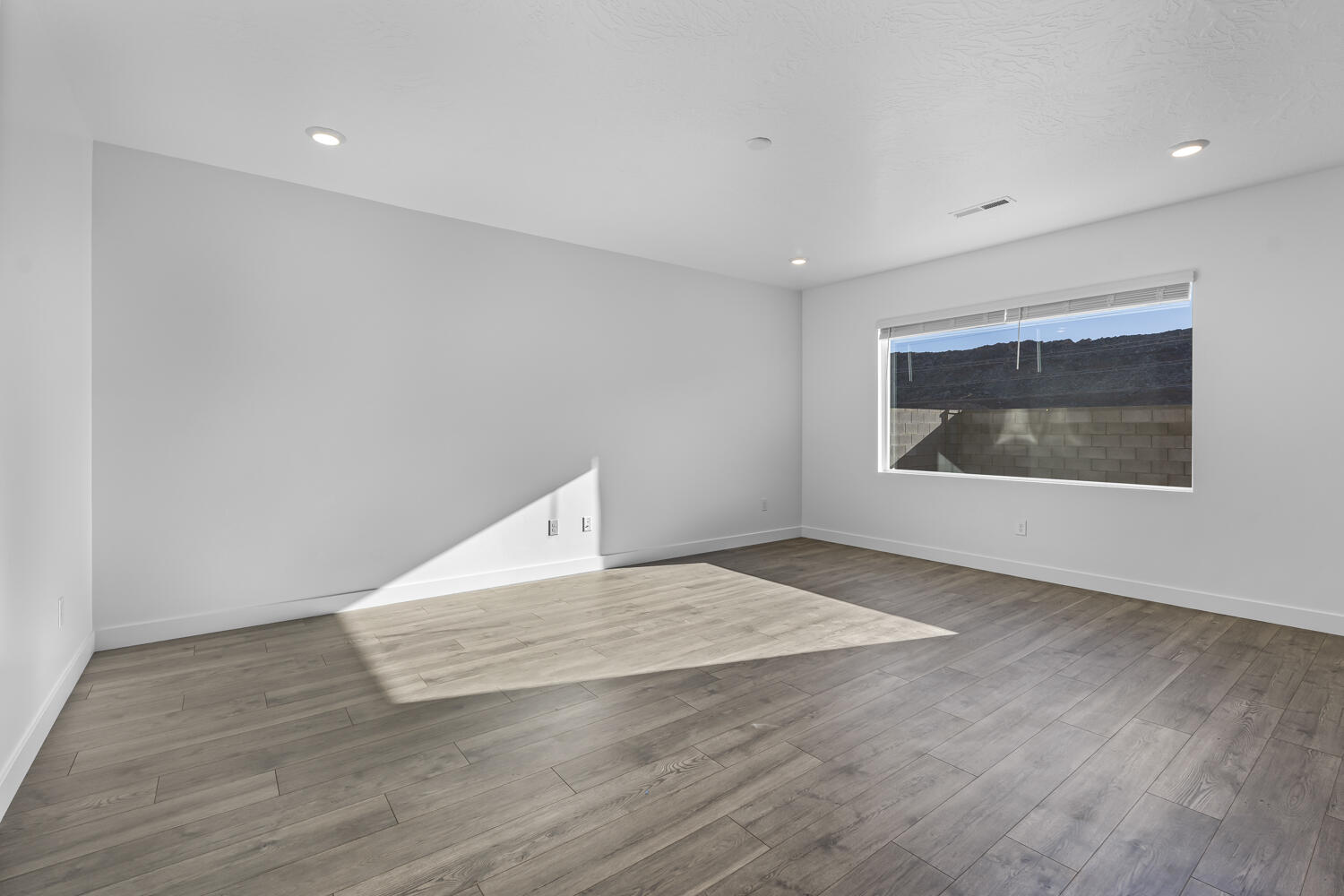 STANDING ROCK WEST AT LONG VALLEY - Residential