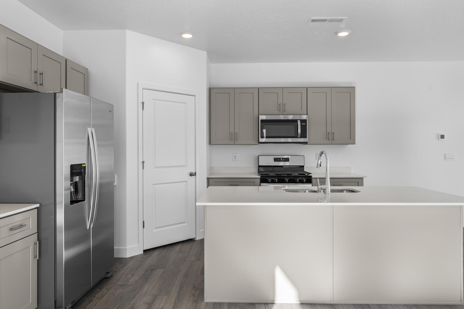 STANDING ROCK WEST AT LONG VALLEY - Residential