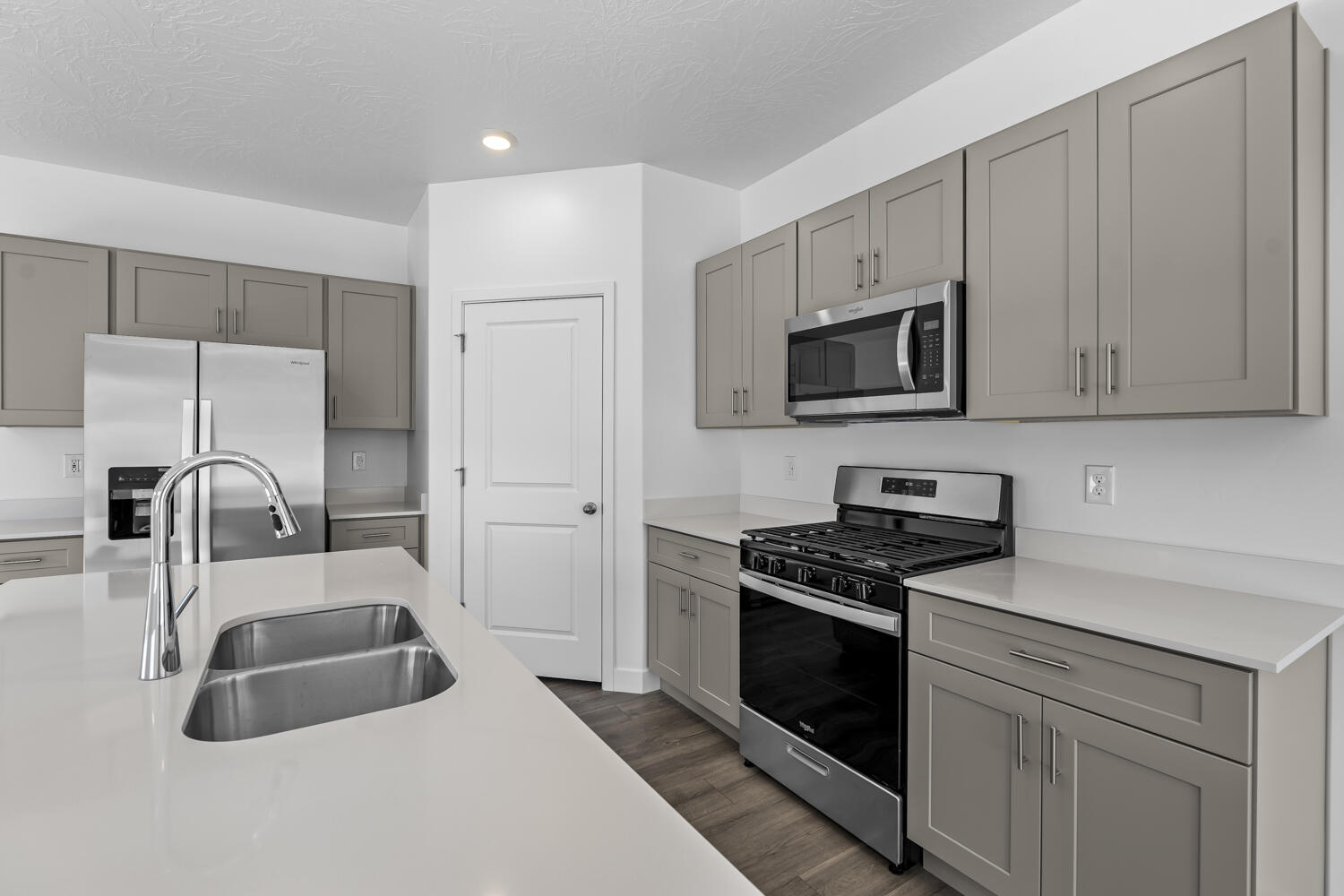 STANDING ROCK WEST AT LONG VALLEY - Residential