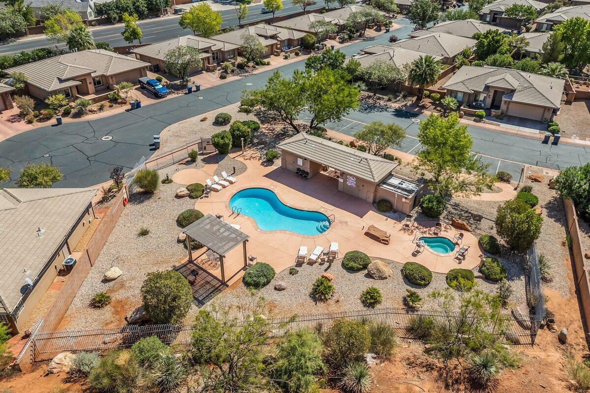 RIVER CREST TOWNHOMES - Residential