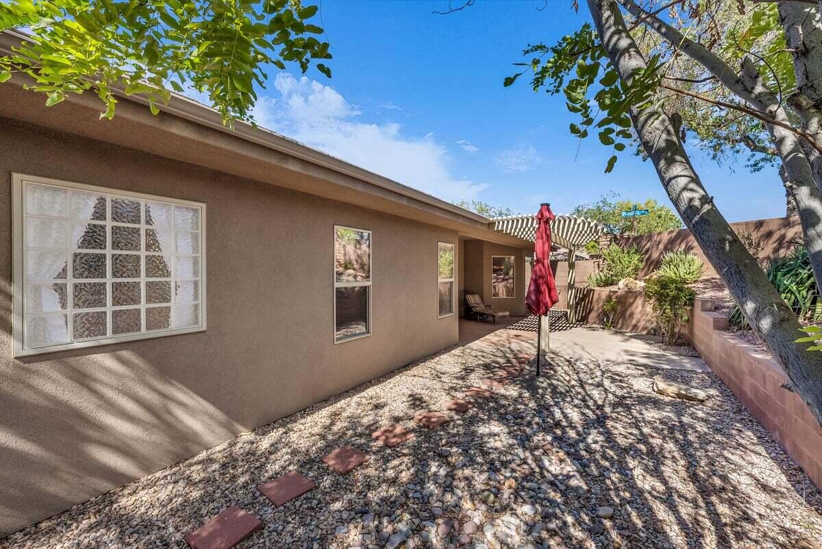 RIVER CREST TOWNHOMES - Residential