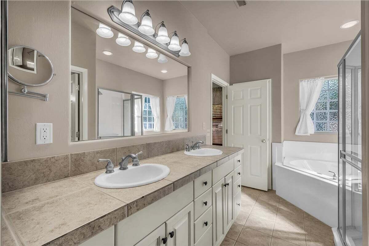 RIVER CREST TOWNHOMES - Residential