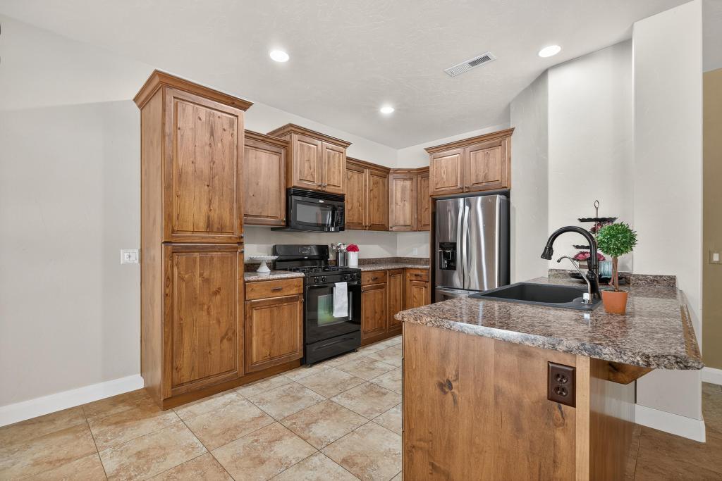 SIENNA HEIGHTS - Residential