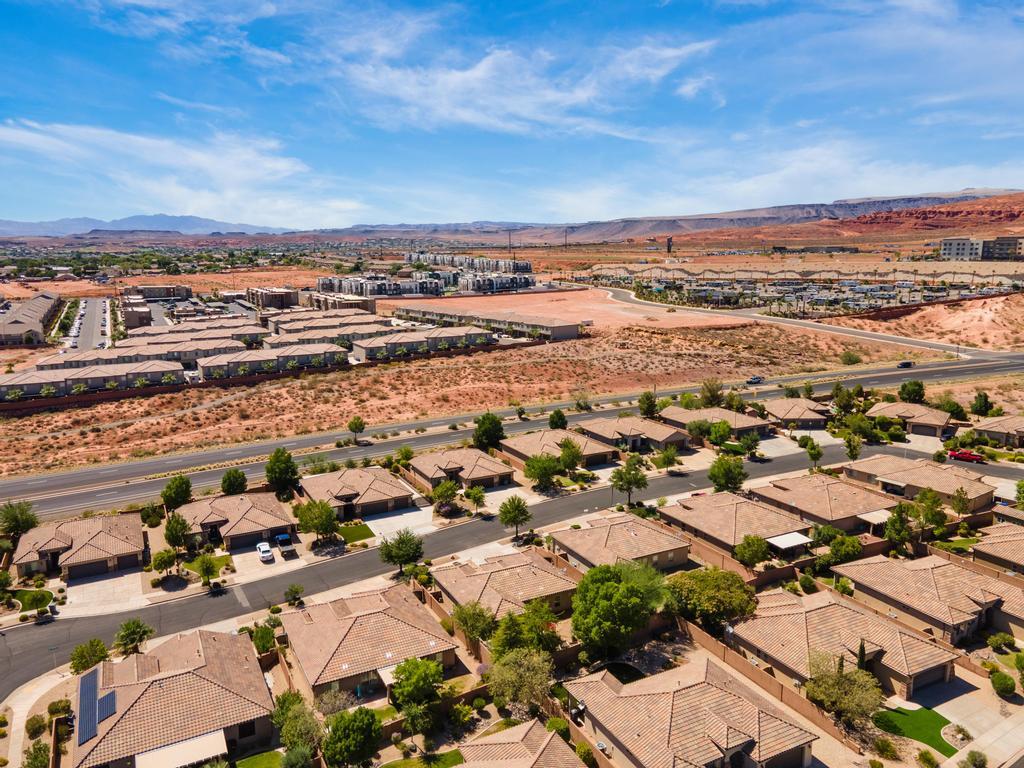 SIENNA HEIGHTS - Residential