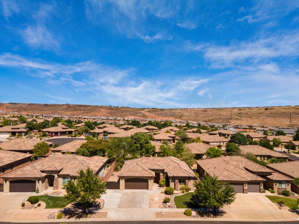 SIENNA HEIGHTS - Residential