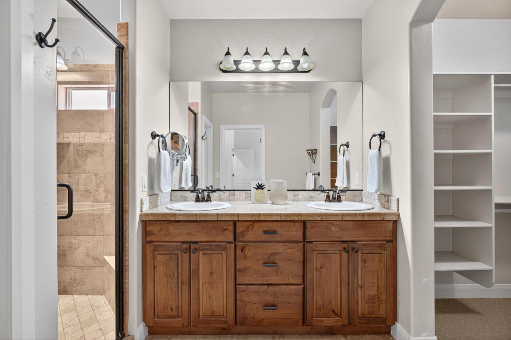 SIENNA HEIGHTS - Residential