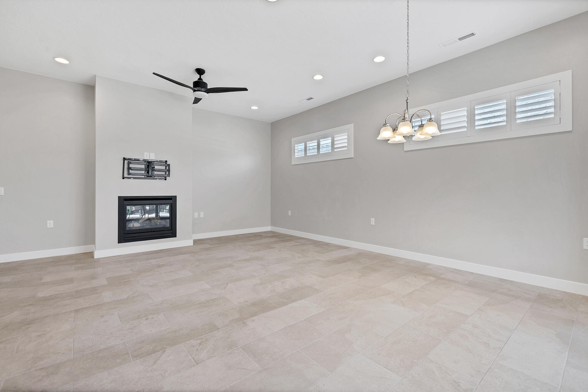 VILLAS AT SUN RIVER - Residential