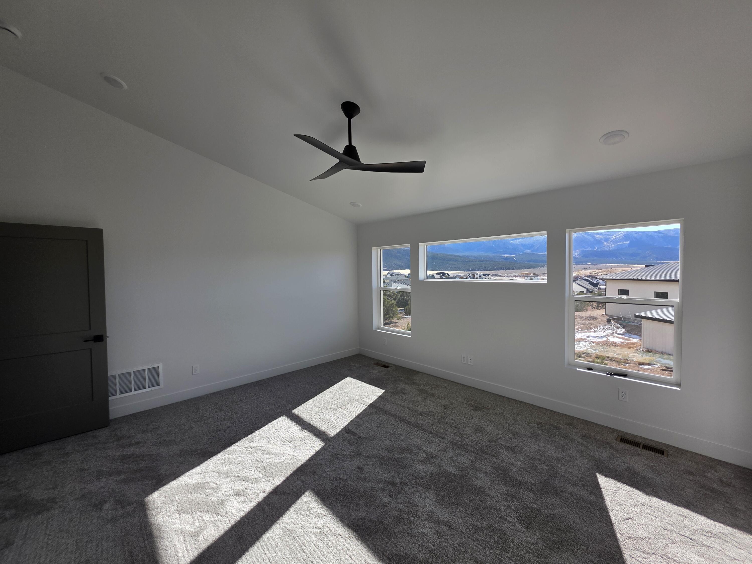 SADDLE BACK RIDGE - Residential