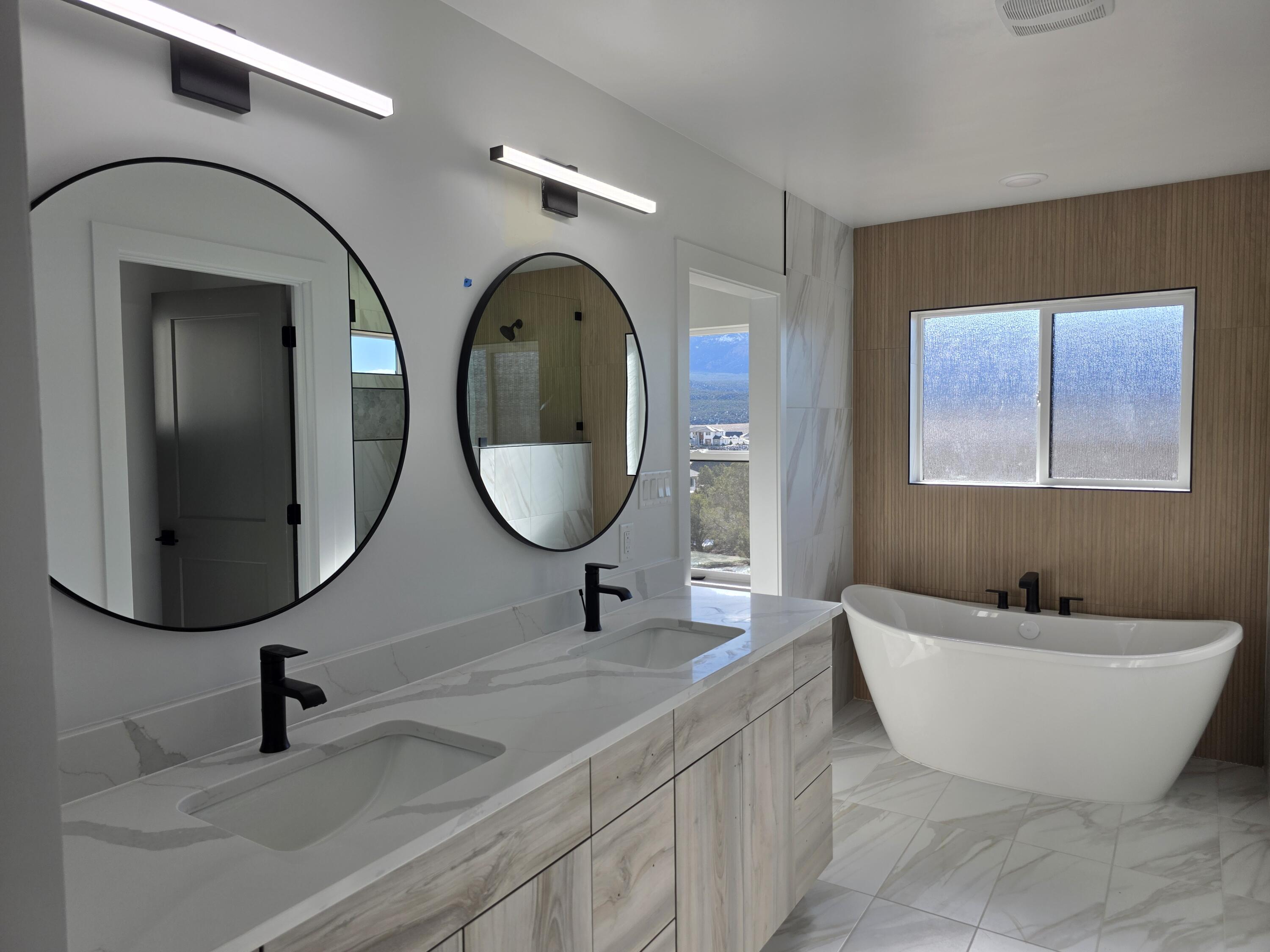 SADDLE BACK RIDGE - Residential