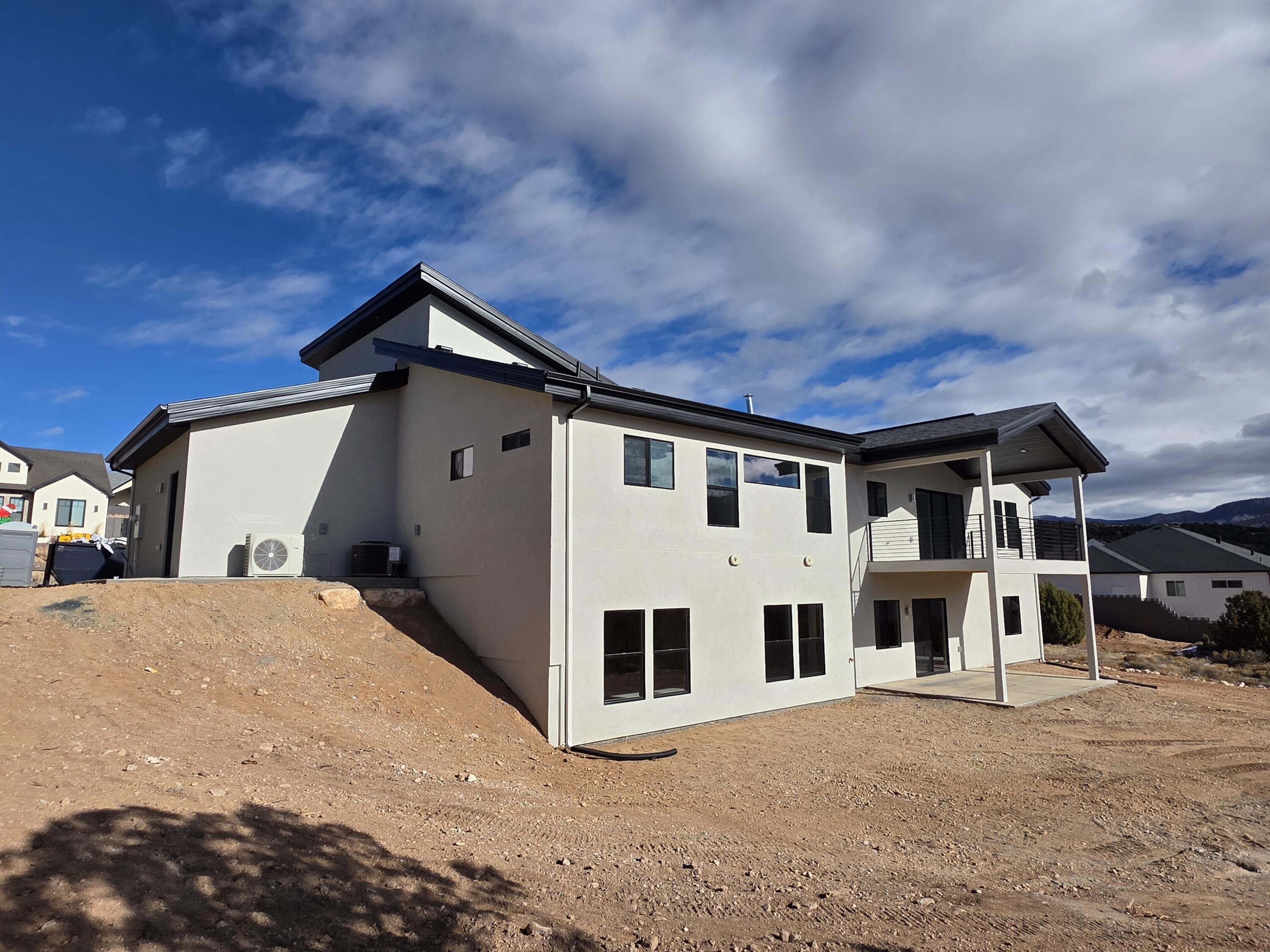 SADDLE BACK RIDGE - Residential