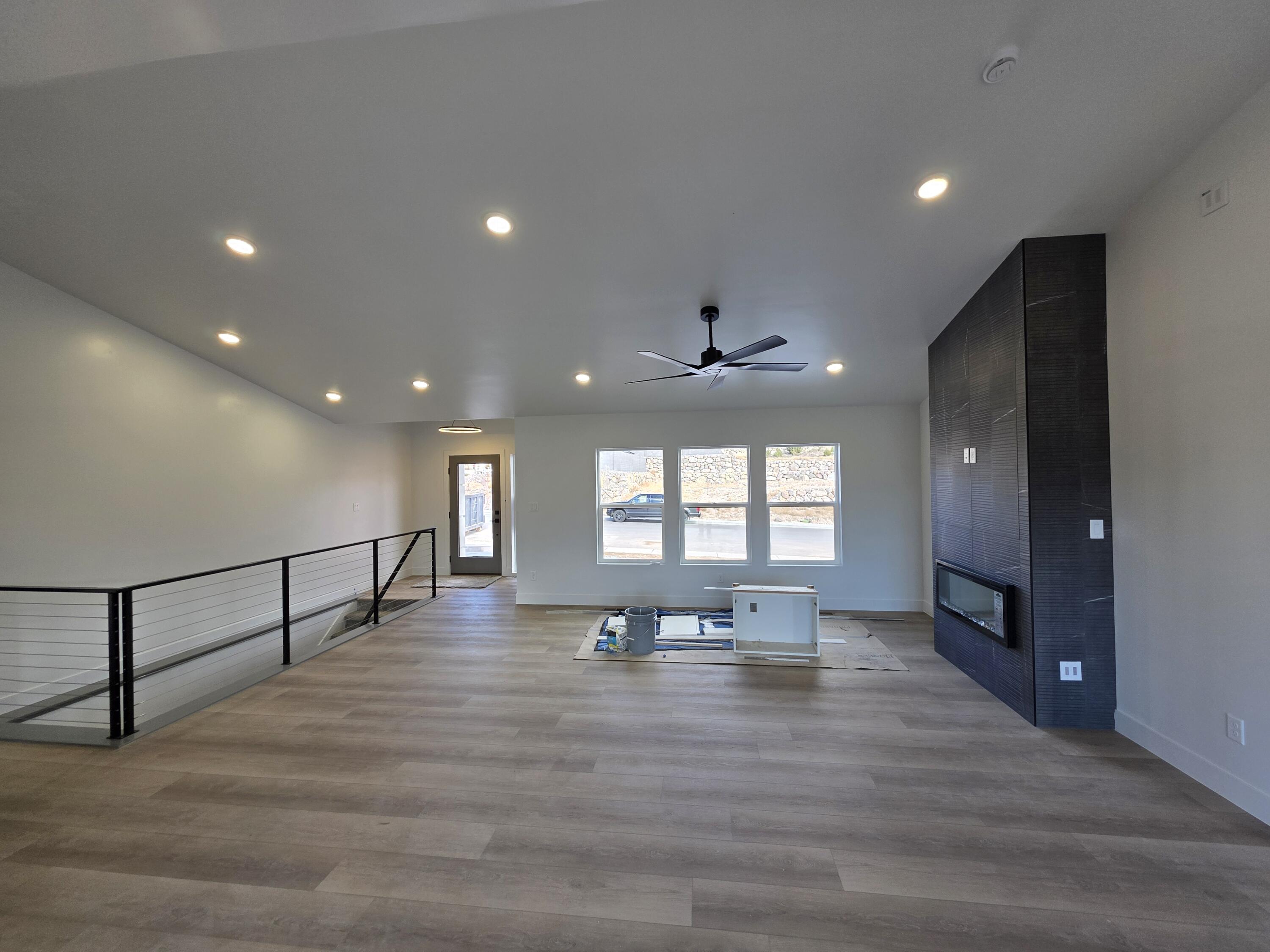 SADDLE BACK RIDGE - Residential