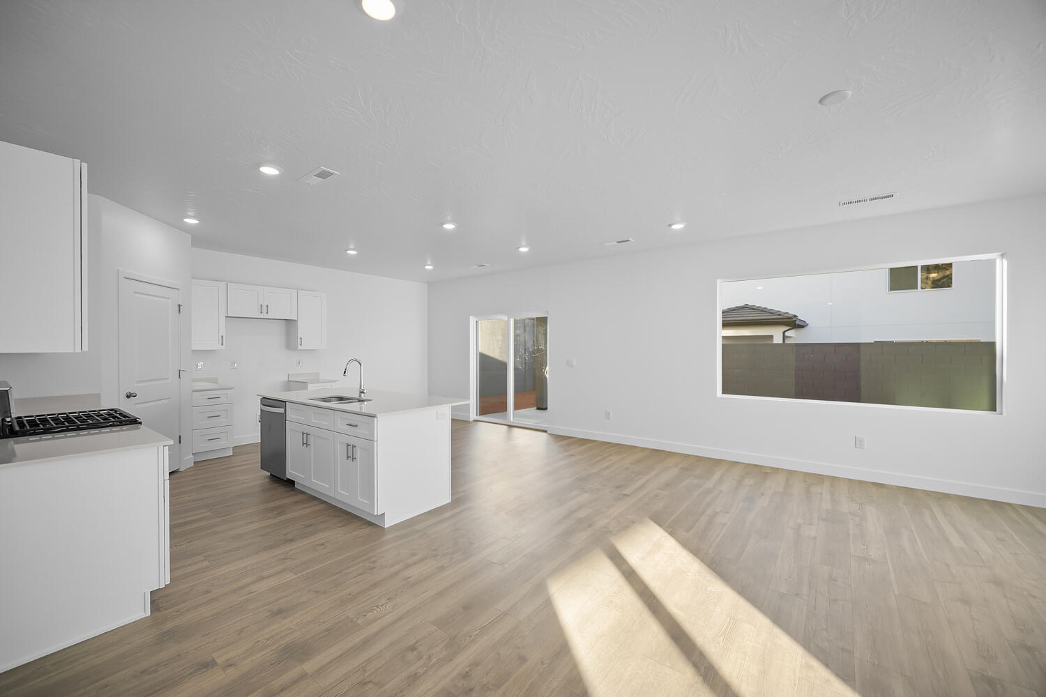 STANDING ROCK EAST AT LONG VALLEY - Residential