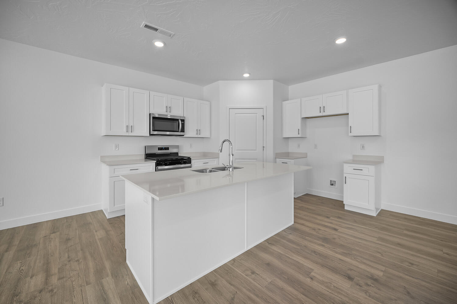 STANDING ROCK EAST AT LONG VALLEY - Residential