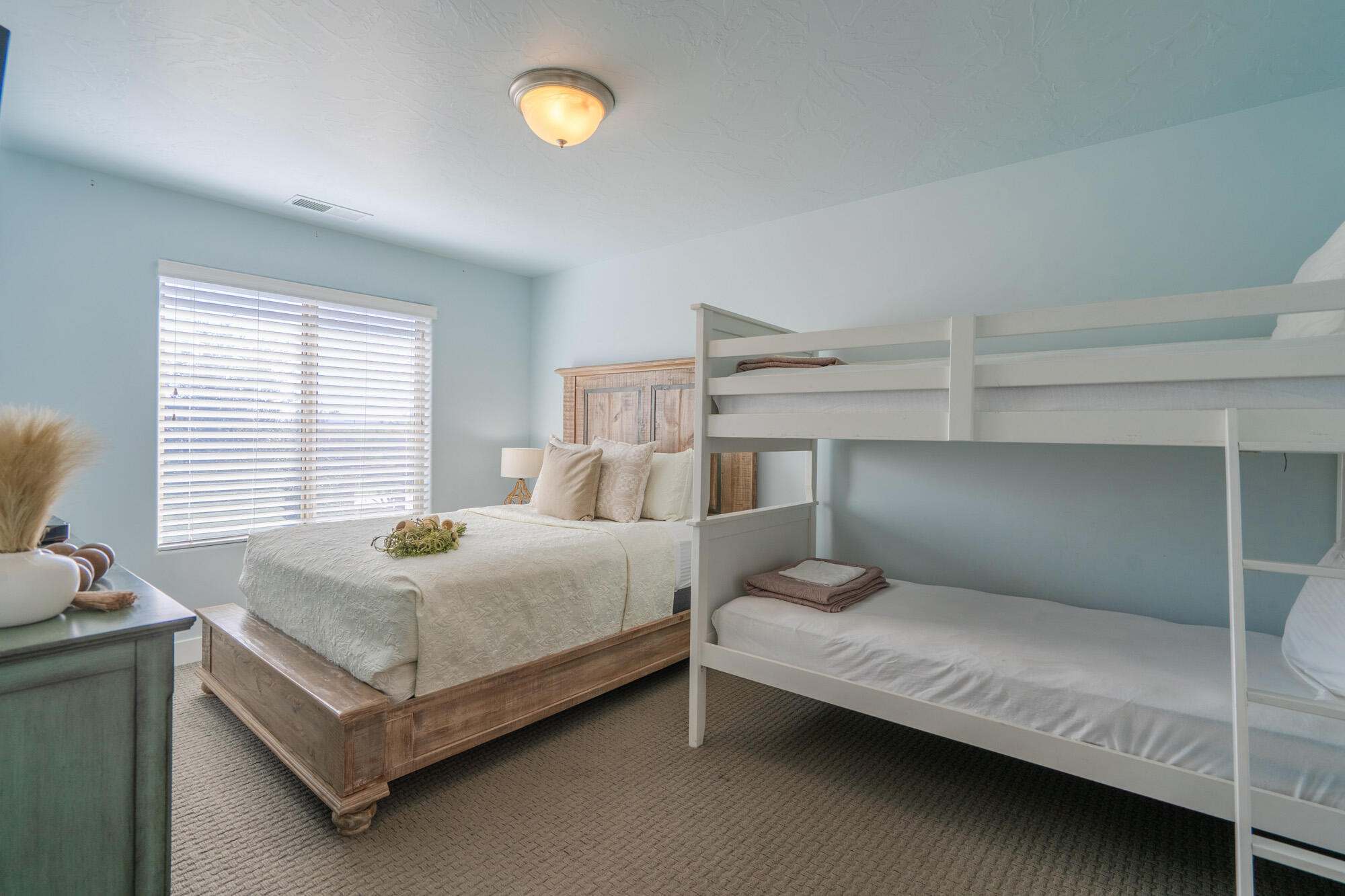 ESCAPES AT THE LEDGES - Residential