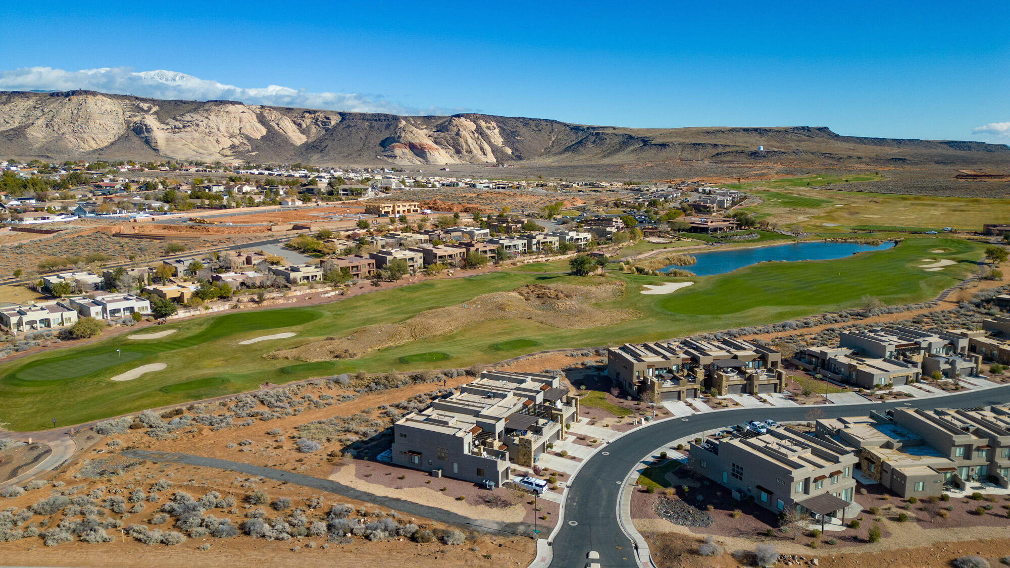 ESCAPES AT THE LEDGES - Residential