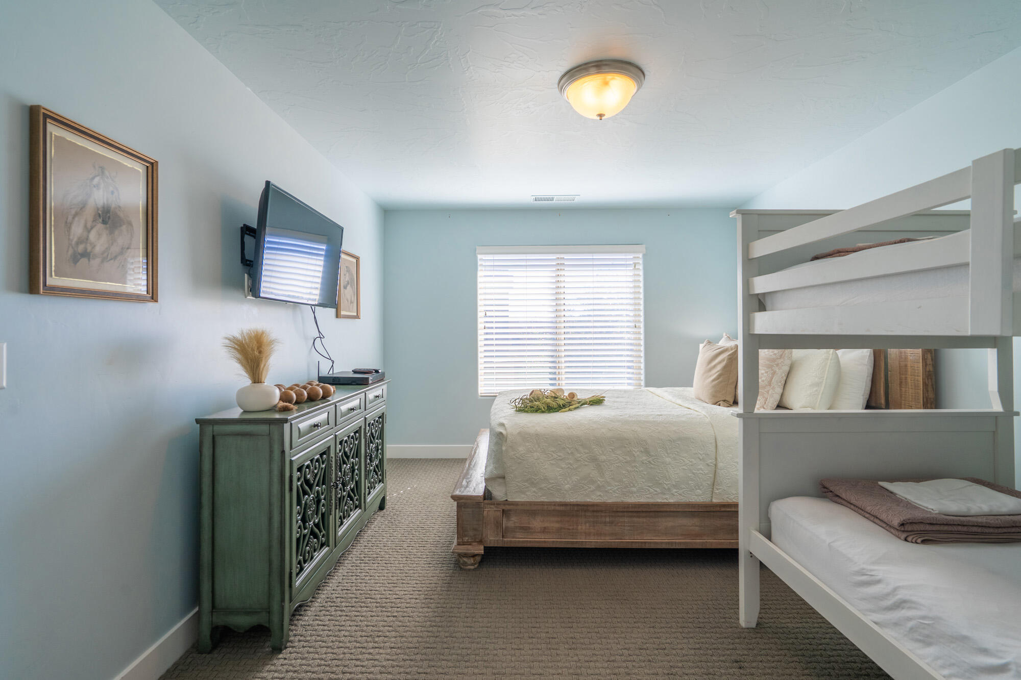 ESCAPES AT THE LEDGES - Residential