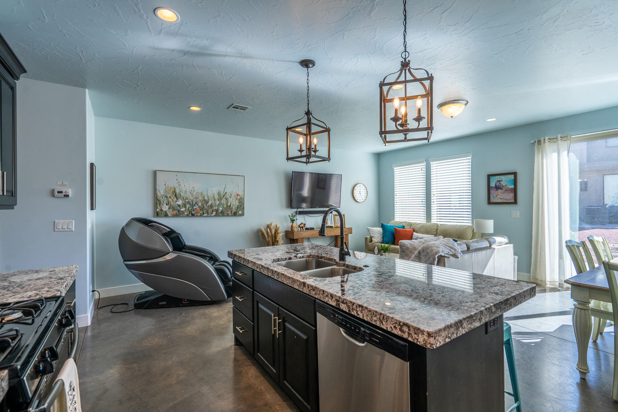 ESCAPES AT THE LEDGES - Residential