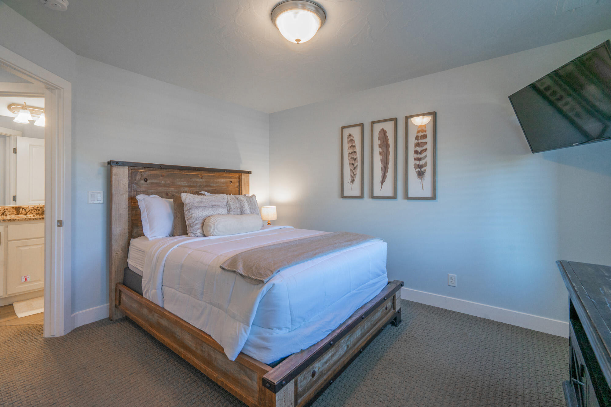 ESCAPES AT THE LEDGES - Residential