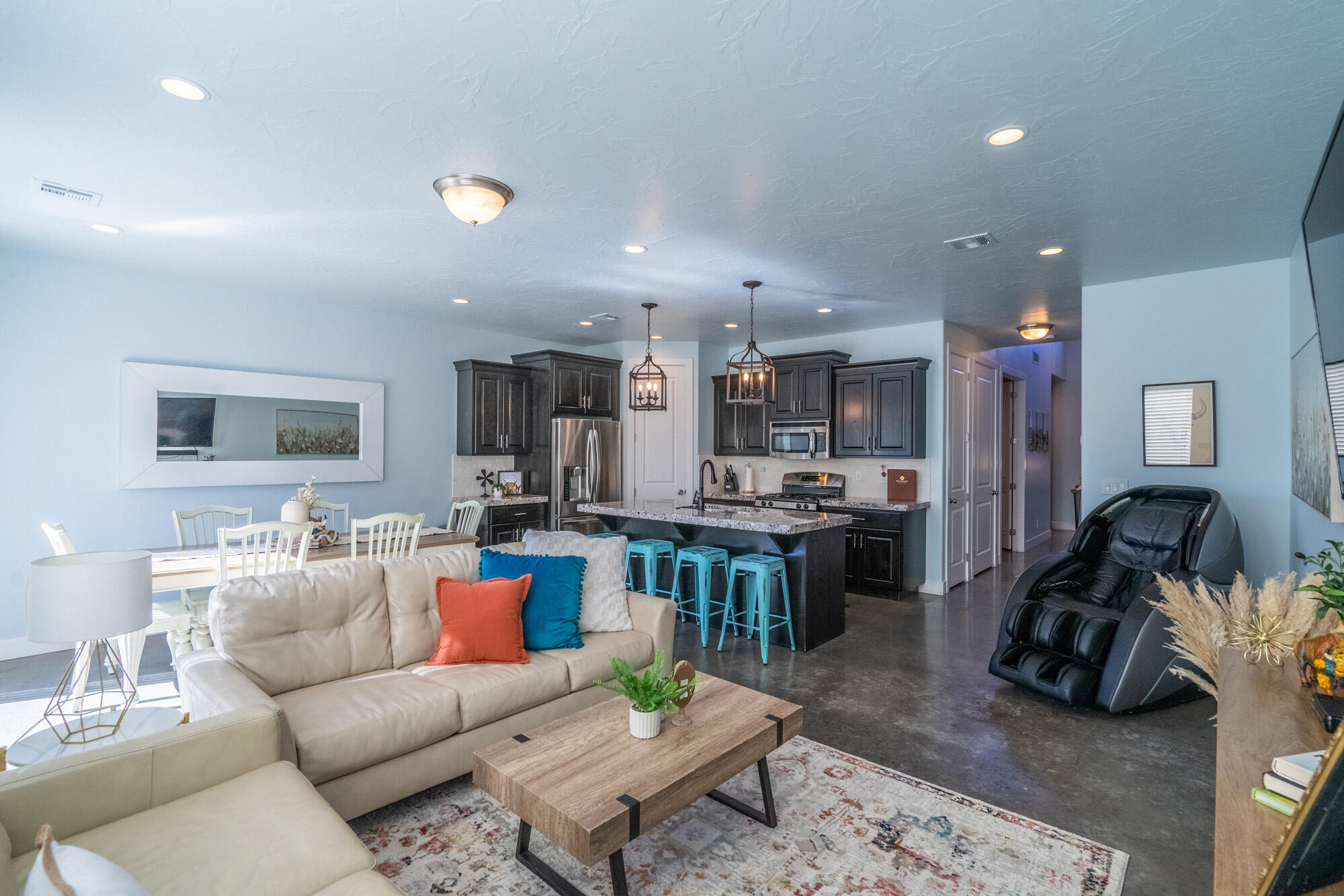 ESCAPES AT THE LEDGES - Residential