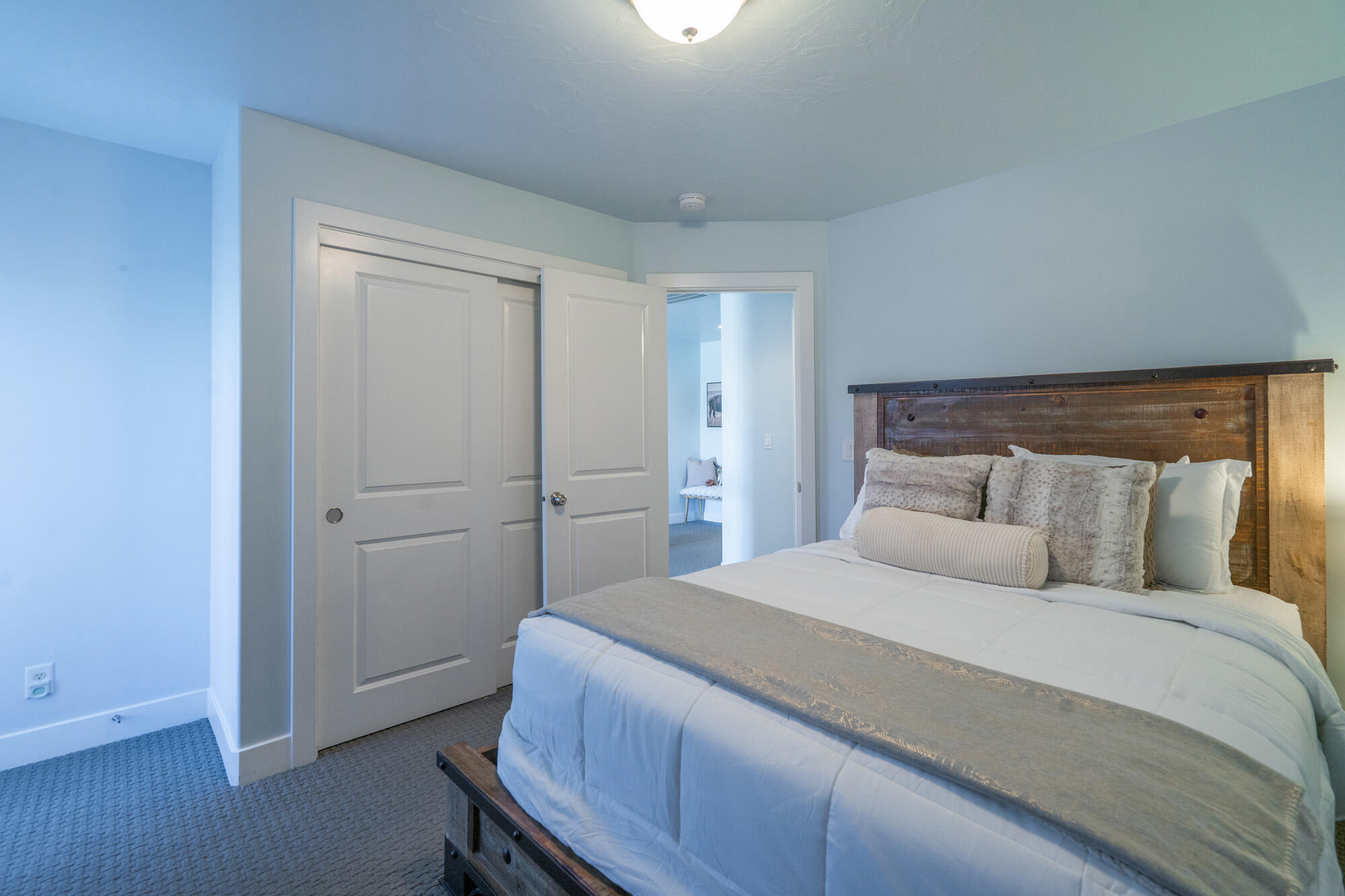 ESCAPES AT THE LEDGES - Residential