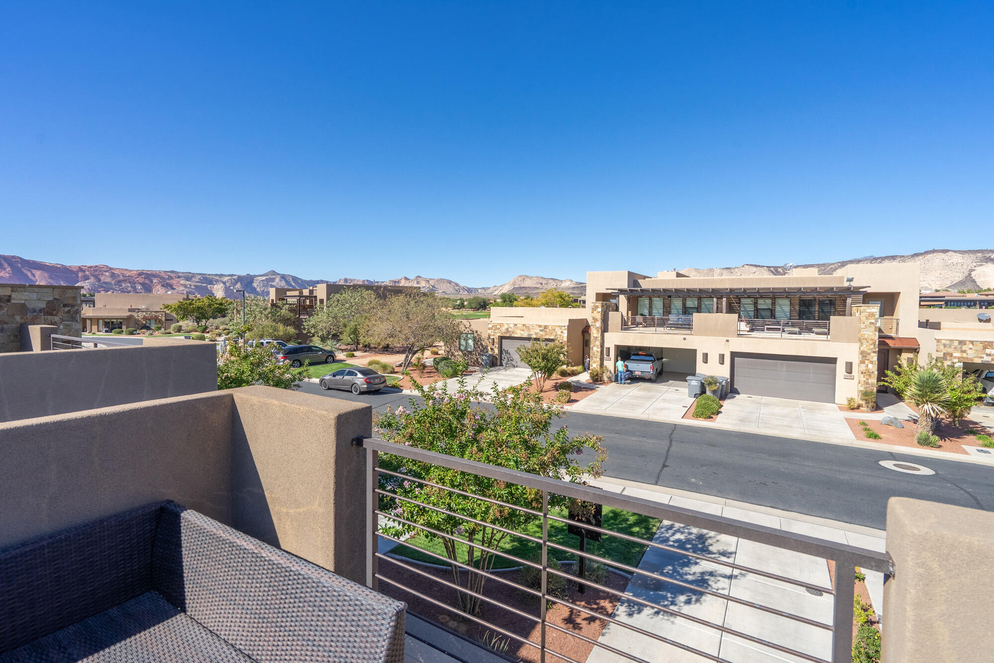 ESCAPES AT THE LEDGES - Residential