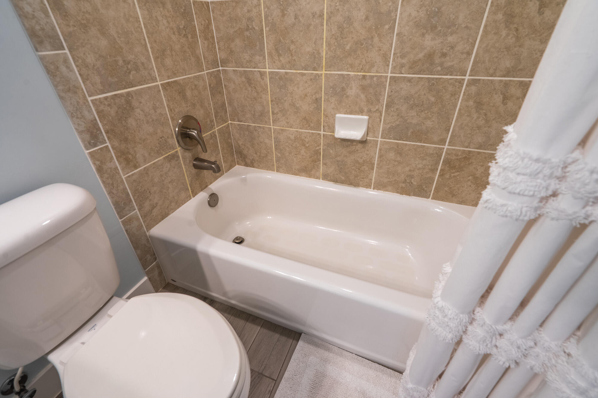 ESCAPES AT THE LEDGES - Residential