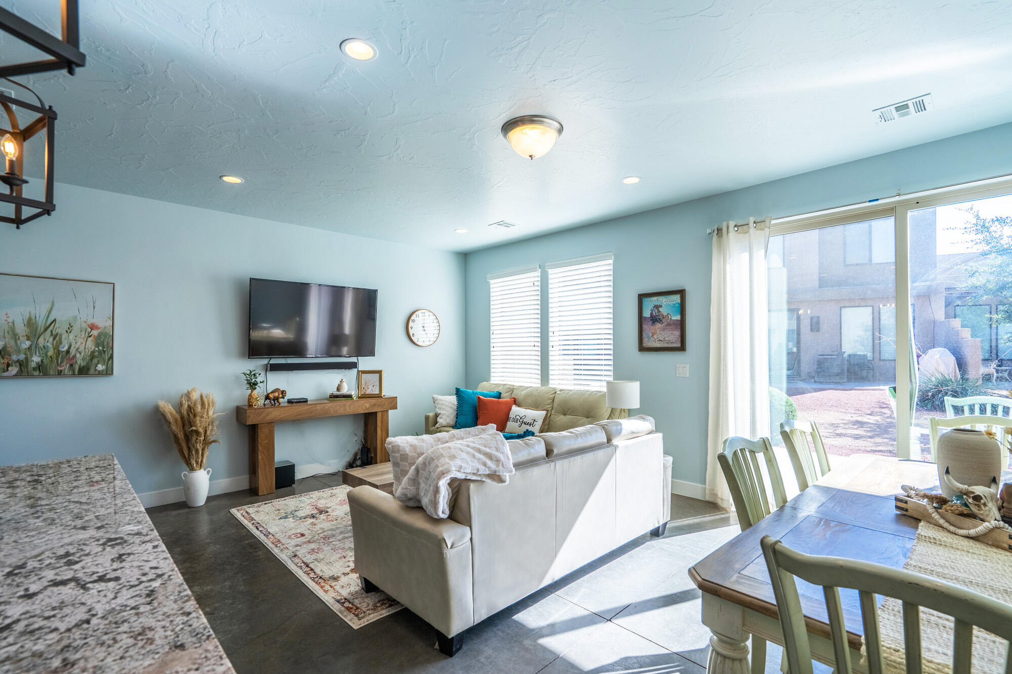 ESCAPES AT THE LEDGES - Residential