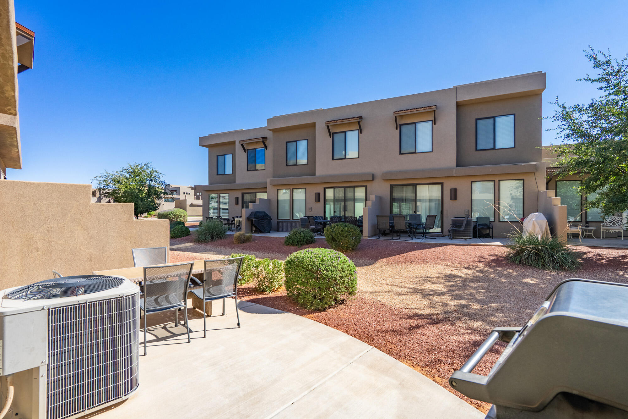 ESCAPES AT THE LEDGES - Residential