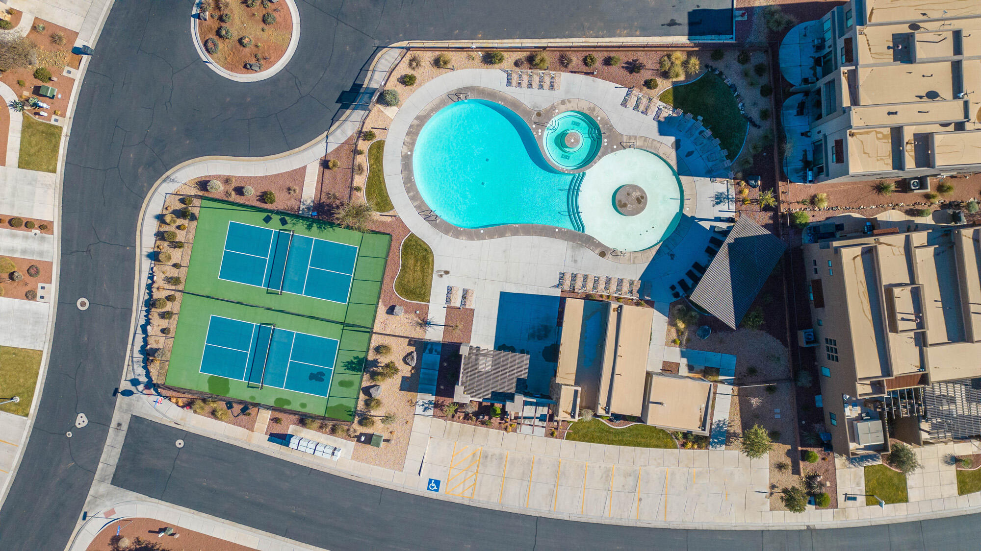 ESCAPES AT THE LEDGES - Residential