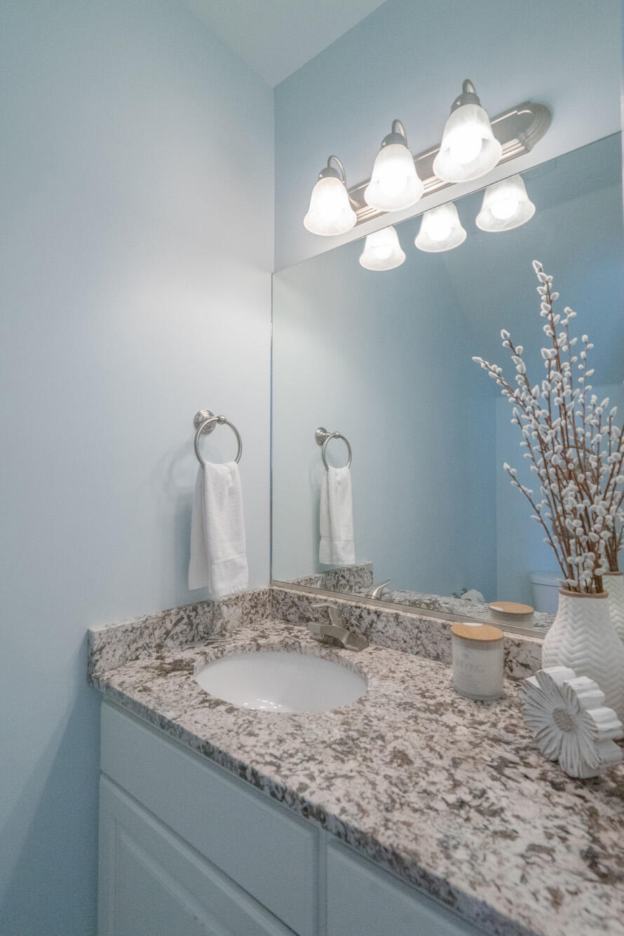 ESCAPES AT THE LEDGES - Residential