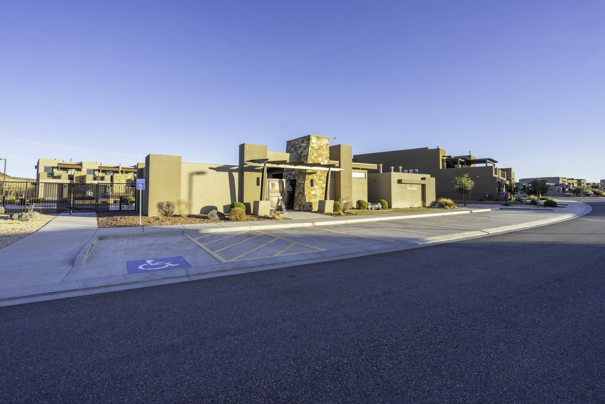 ESCAPES AT THE LEDGES - Residential