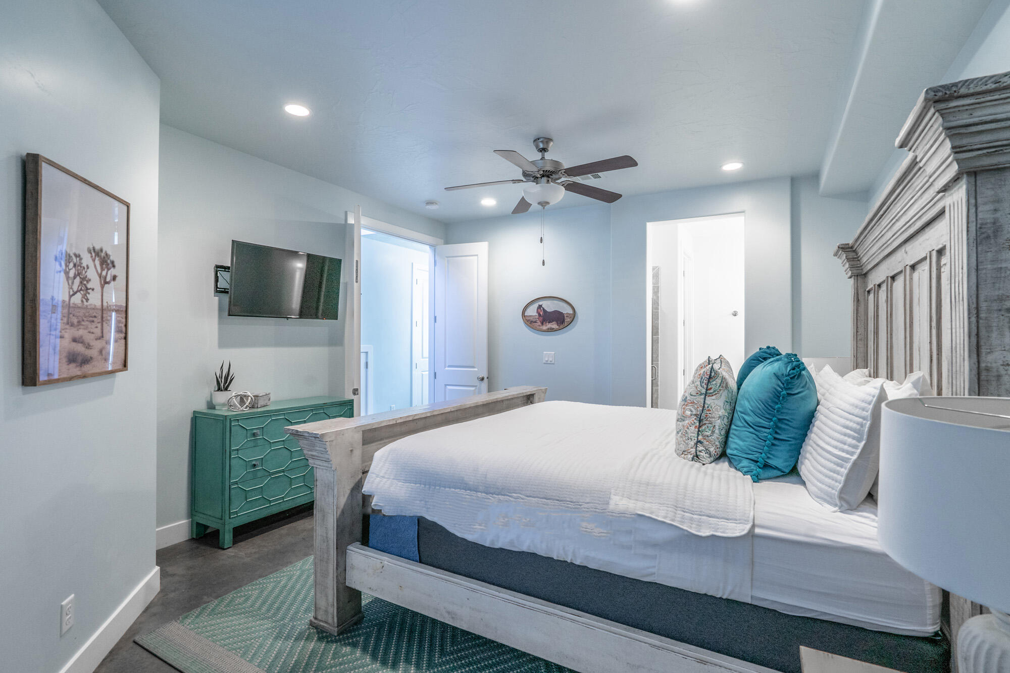 ESCAPES AT THE LEDGES - Residential