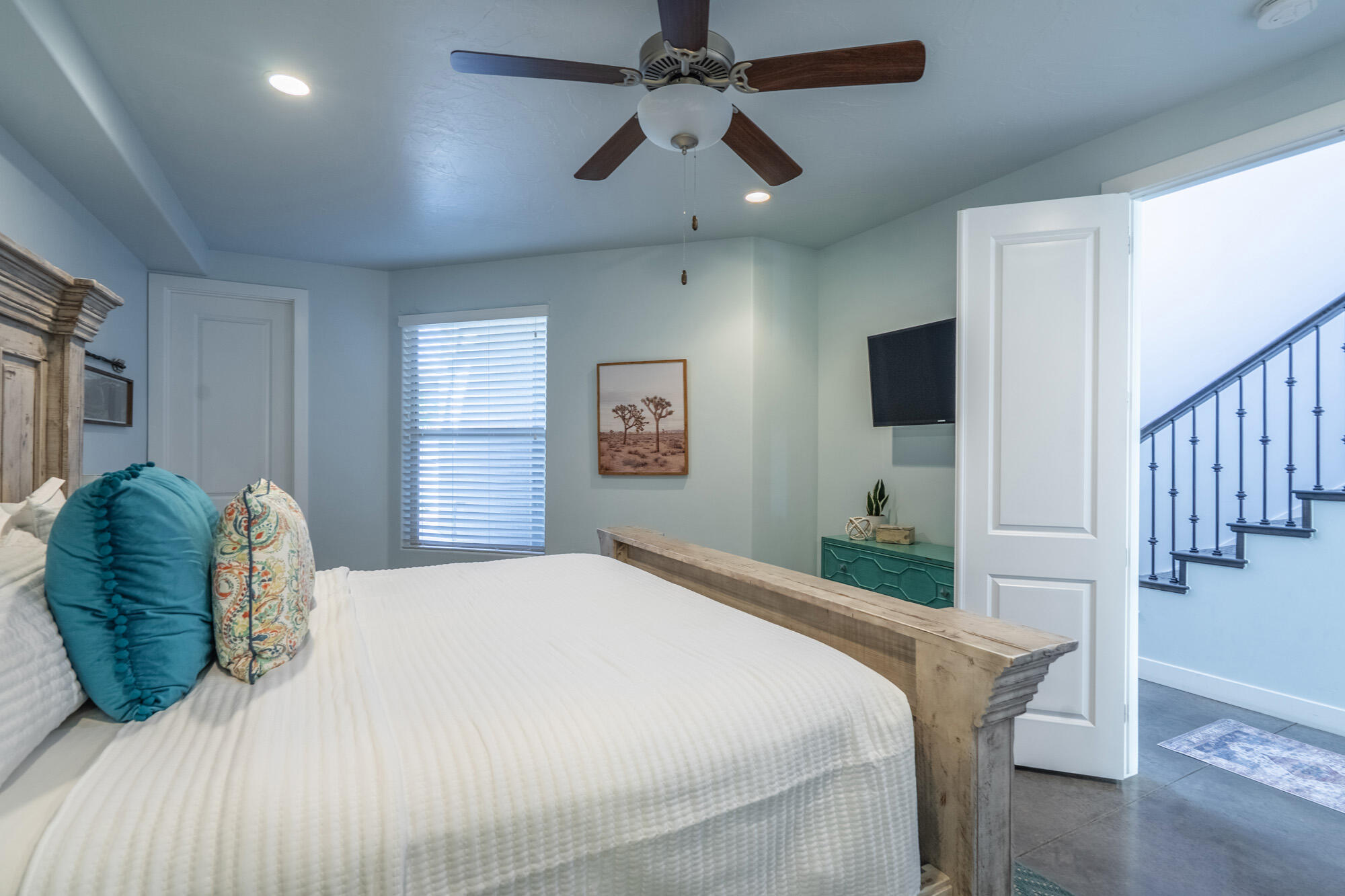 ESCAPES AT THE LEDGES - Residential